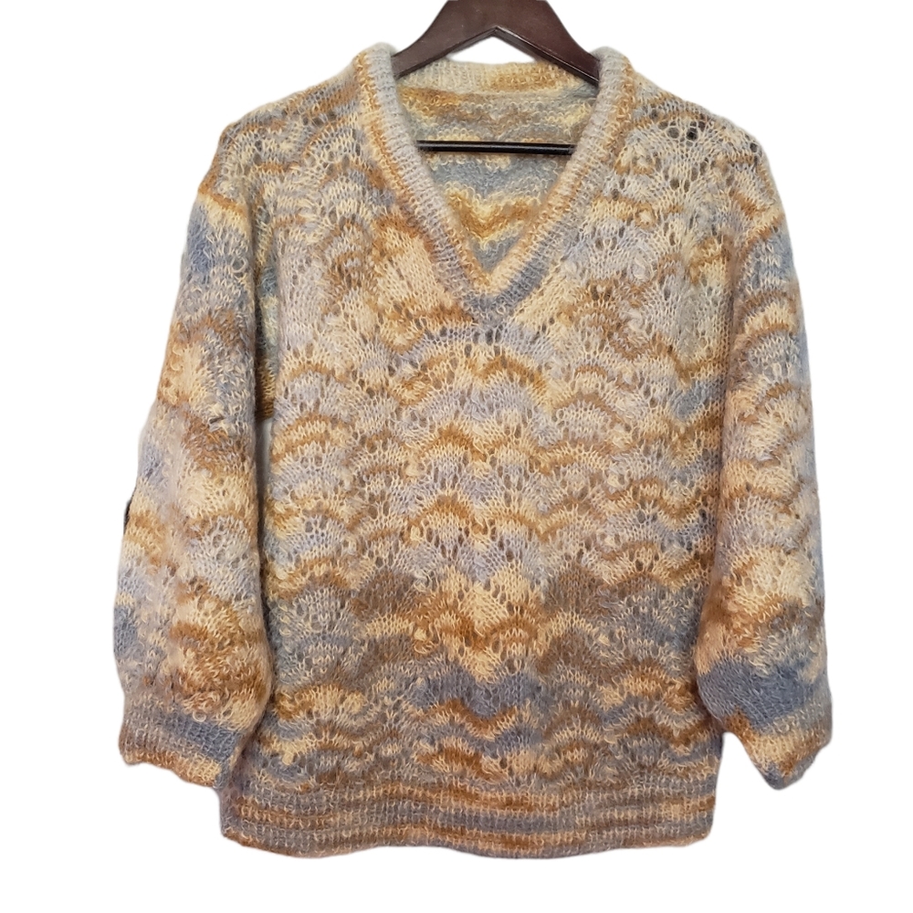 Handmade women's wool knit V-neck ballon sleeves sweater
